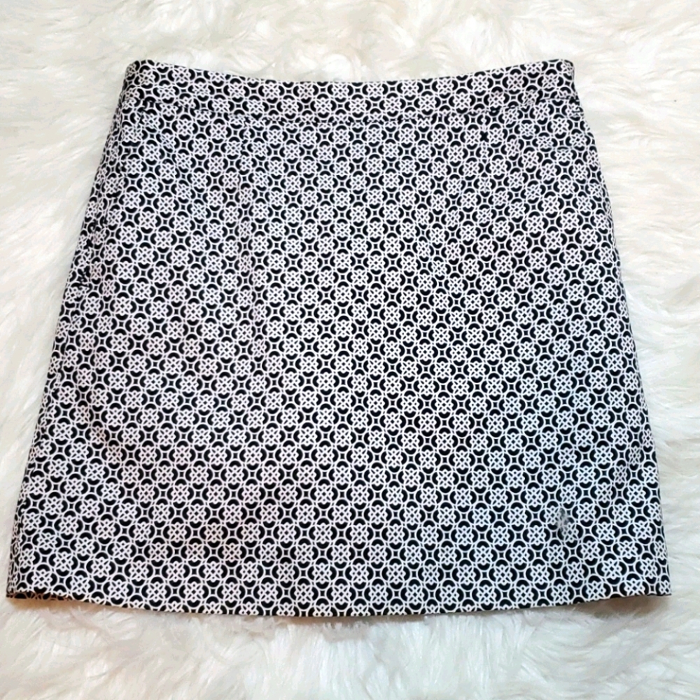 Liz Wear black and white skirt size 4